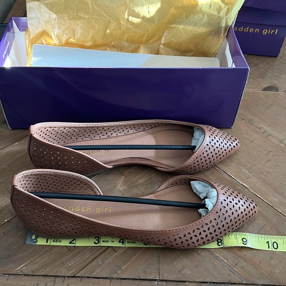 🆕️Madden Girl Flats - Picture 8 of 8